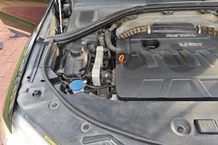 Used Haval H7 2016 Blue-Label H7 2.0T Automatic Luxury Model Engine Bay Right