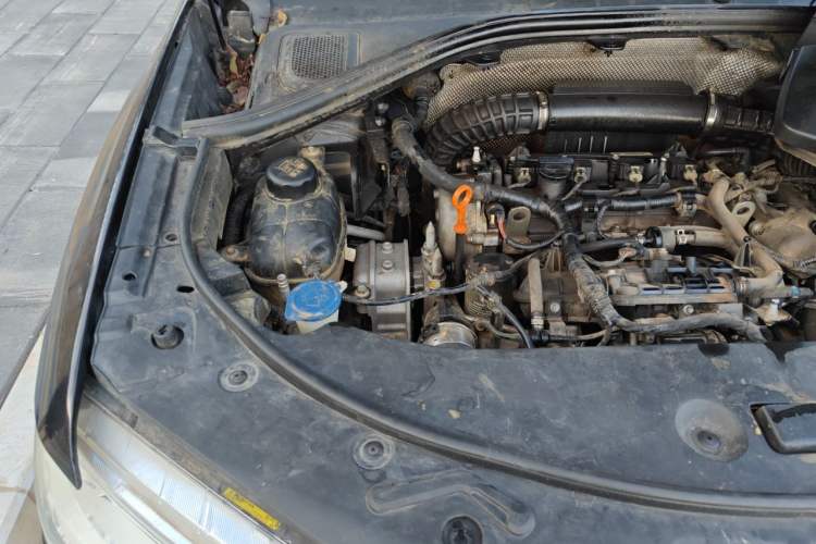 Used Haval H7 2016 Blue-Label H7 2.0T Automatic Luxury Model Engine Bay Right