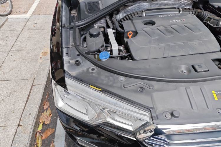 Used Haval H7 2016 Blue-Label H7 2.0T Automatic Luxury Model Engine Bay Right