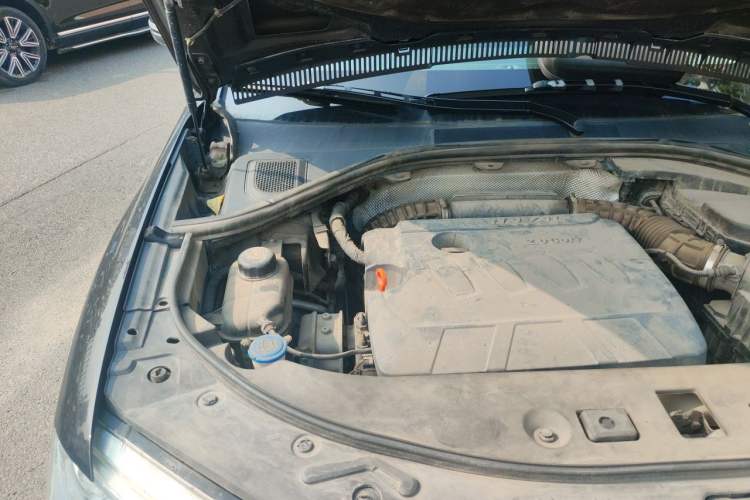 Used Haval H7 2016 Blue-Label H7 2.0T Automatic Elite Model Engine Bay Right