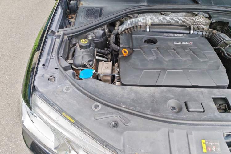 Used Haval H7 2016 Blue-Label H7 2.0T Automatic Luxury Model Engine Bay Right