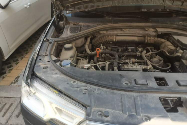 Used Haval H7 2016 Blue-Label H7 2.0T Automatic Luxury Model Engine Bay Right