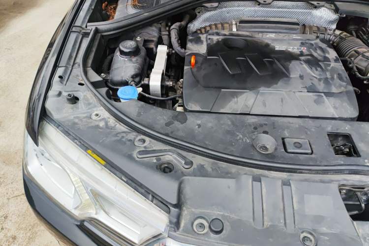 Used Haval H7 2016 Blue-Label H7 2.0T Automatic Luxury Model Engine Bay Right