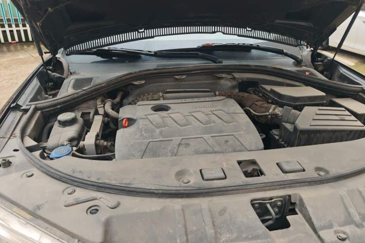 Used Haval H7 2016 Blue-Label H7 2.0T Automatic Luxury Model Engine Bay
