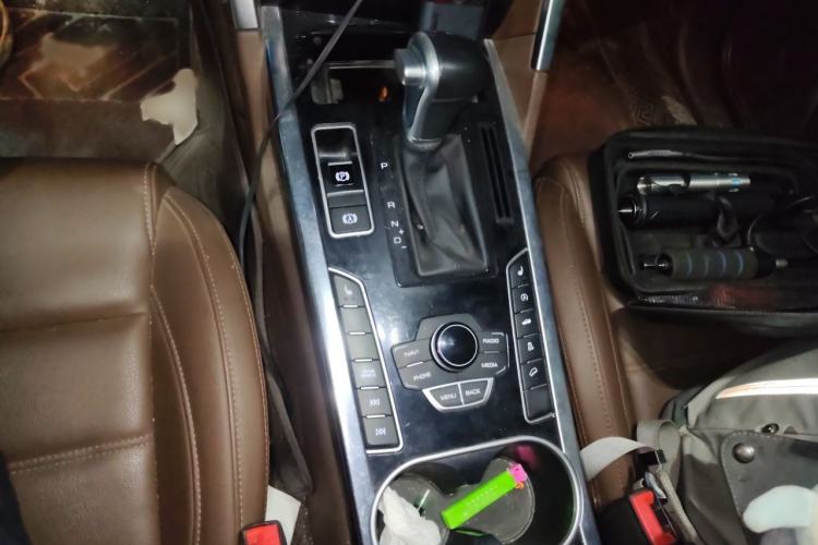 Used Haval H7 2016 Blue-Label H7 2.0T Automatic Luxury Model Gear Lever