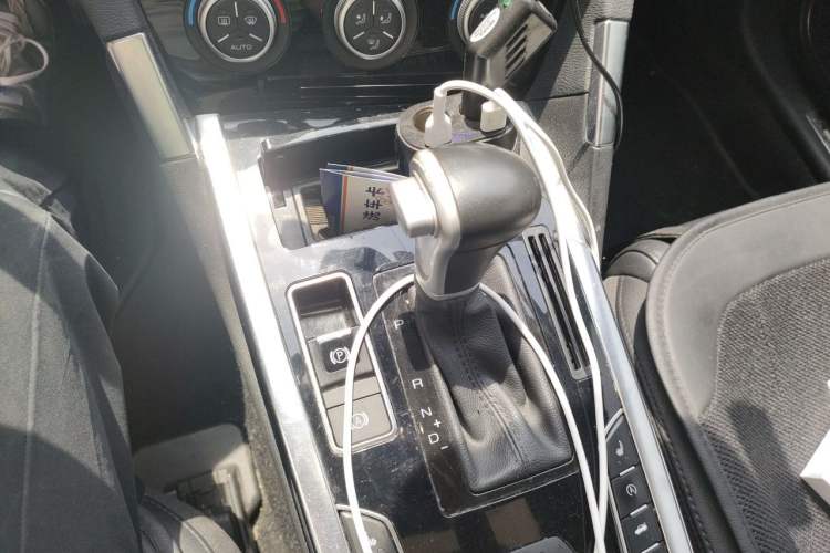 Used Haval H7 2016 Blue-Label H7 2.0T Automatic Luxury Model Gear Lever