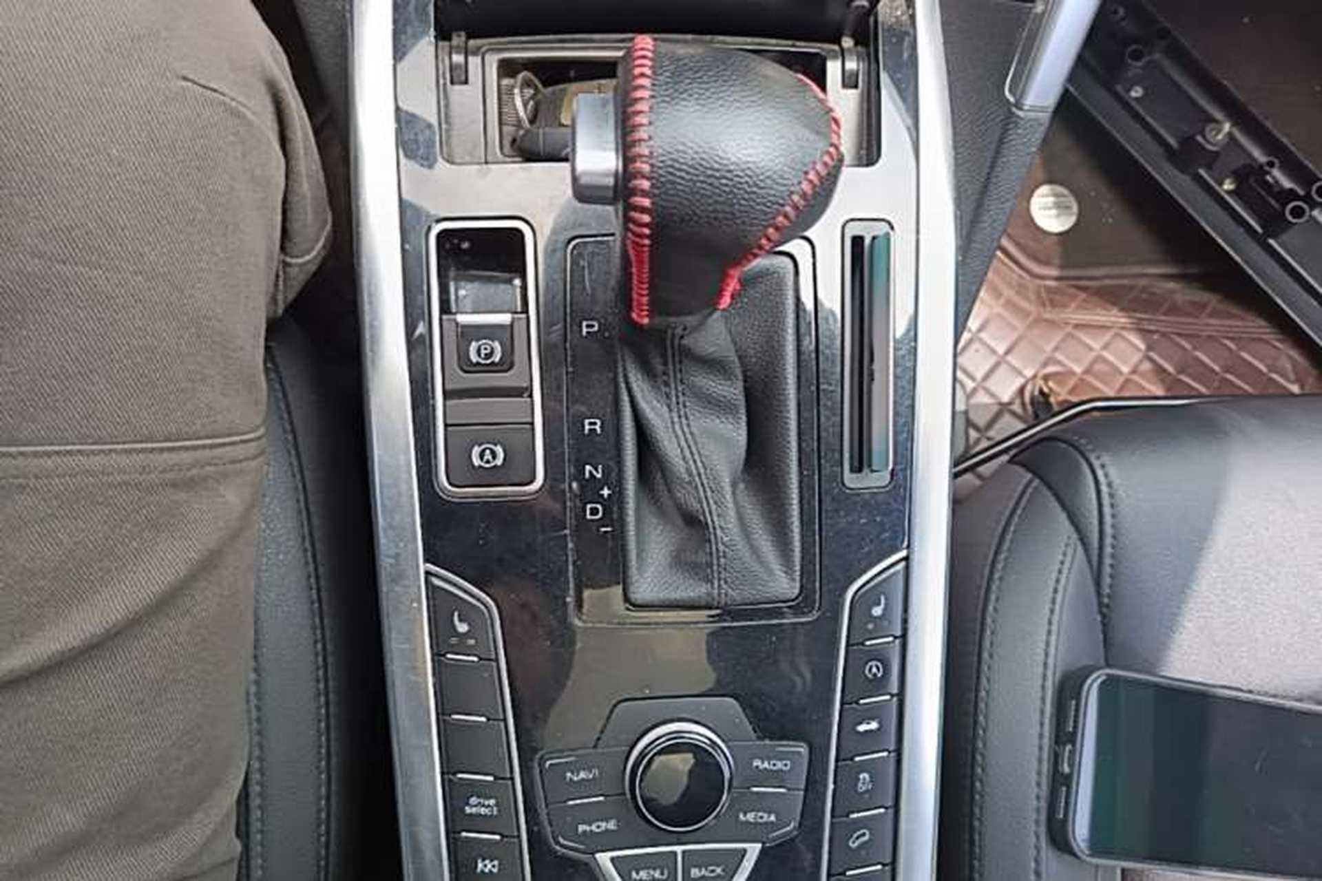 Used Haval H7 2016 Blue-Label H7 2.0T Automatic Luxury Model Gear Lever