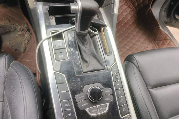 Used Haval H7 2016 Blue-Label H7 2.0T Automatic Luxury Model Gear Lever