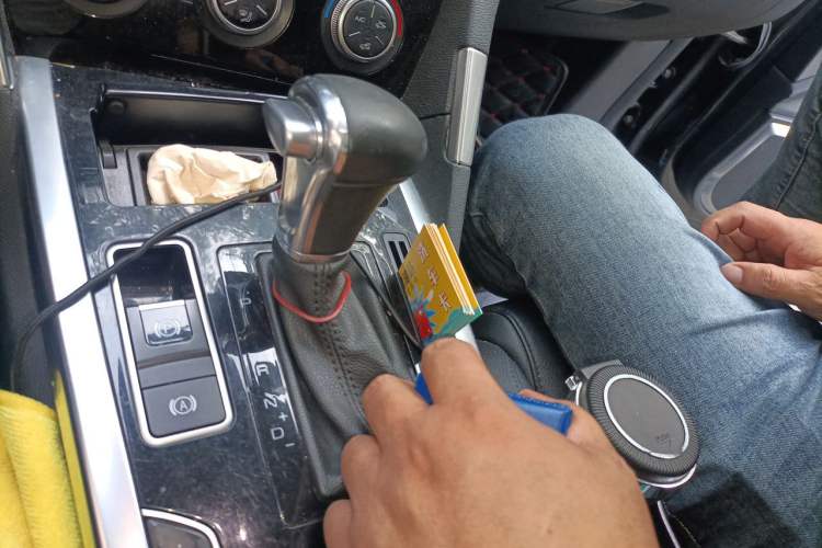 Used Haval H7 2016 Blue-Label H7 2.0T Automatic Luxury Model Gear Lever