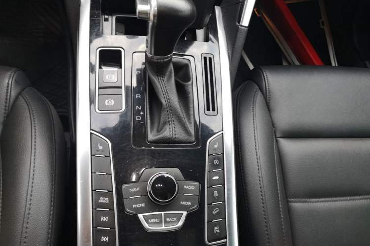 Used Haval H7 2016 Blue-Label H7 2.0T Automatic Luxury Model Gear Lever