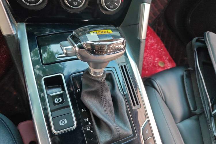 Used Haval H7 2016 Blue-Label H7 2.0T Automatic Luxury Model Gear Lever