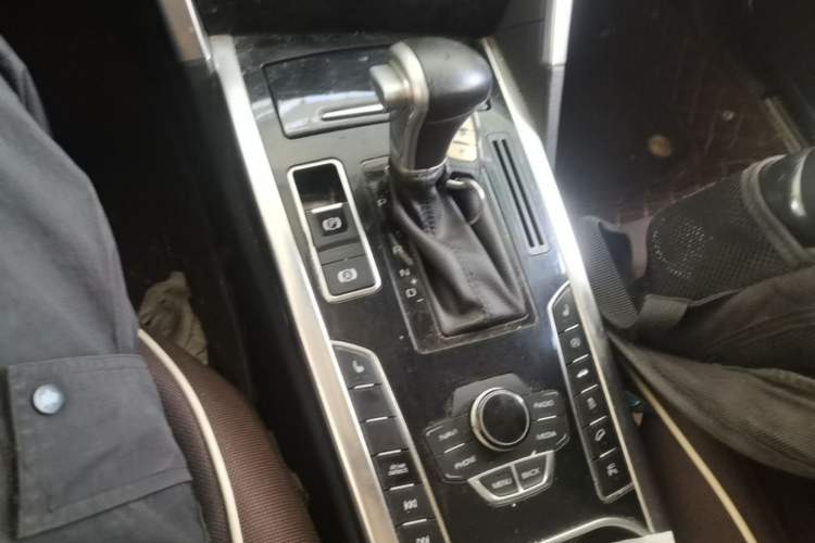 Used Haval H7 2016 Blue-Label H7 2.0T Automatic Luxury Model Gear Lever
