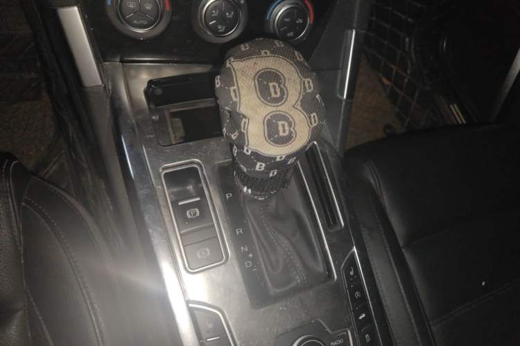 Used Haval H7 2016 Blue-Label H7 2.0T Automatic Luxury Model Gear Lever