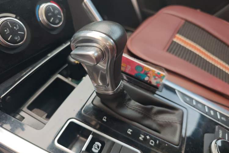 Used Haval H7 2016 Blue-Label H7 2.0T Automatic Luxury Model Gear Lever