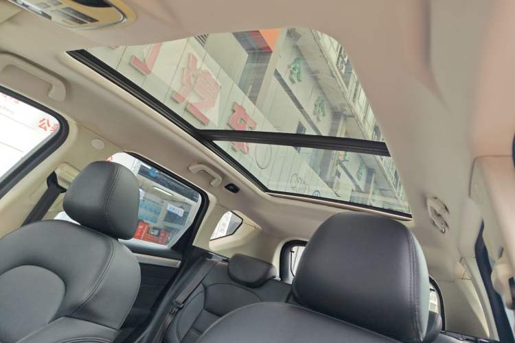 Used Haval H7 2016 Blue-Label H7 2.0T Automatic Elite Model Headliner