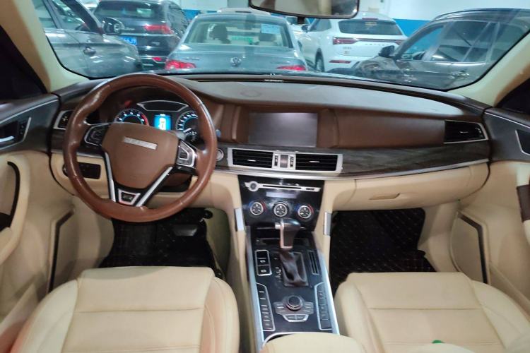 Used Haval H7 2016 Blue-Label H7 2.0T Automatic Elite Model Interior 3
