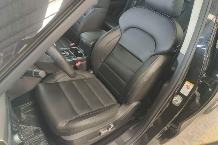 Used Haval H7 2016 Blue-Label H7 2.0T Automatic Elite Model Left Front Seat