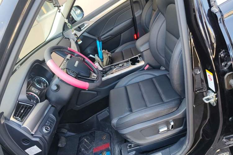 Used Haval H7 2016 Blue-Label H7 2.0T Automatic Elite Model Left Front Seat