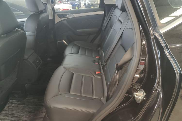 Used Haval H7 2016 Blue-Label H7 2.0T Automatic Elite Model Left Rear Seat