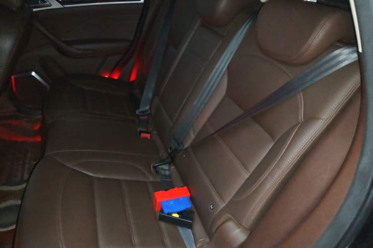 Used Haval H7 2016 Blue-Label H7 2.0T Automatic Luxury Model Left Rear Seat