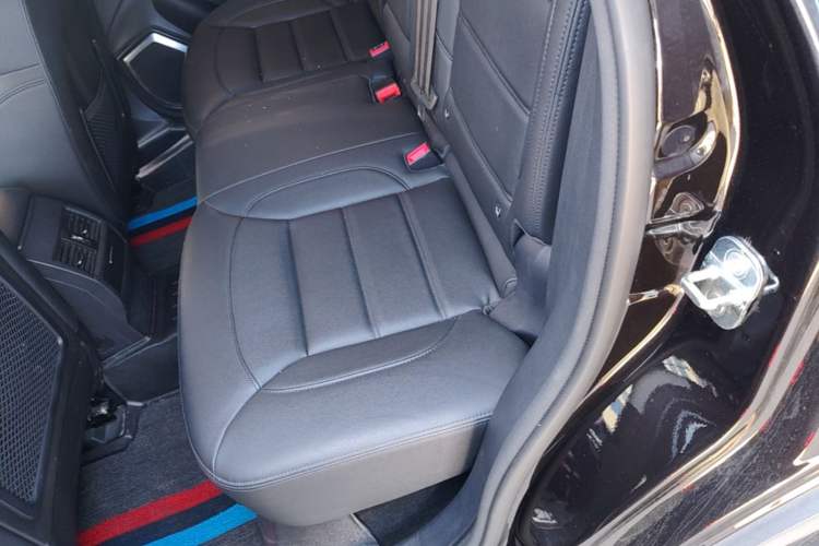 Used Haval H7 2016 Blue-Label H7 2.0T Automatic Elite Model Left Rear Seat