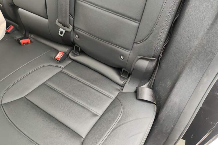 Used Haval H7 2016 Blue-Label H7 2.0T Automatic Luxury Model Left Rear Seat