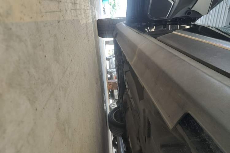 Used Haval H7 2016 Blue-Label H7 2.0T Automatic Elite Model Left Side Sill
