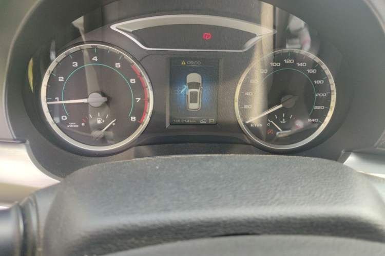 Used Haval H7 2016 Blue-Label H7 2.0T Automatic Elite Model Odometer Close Up