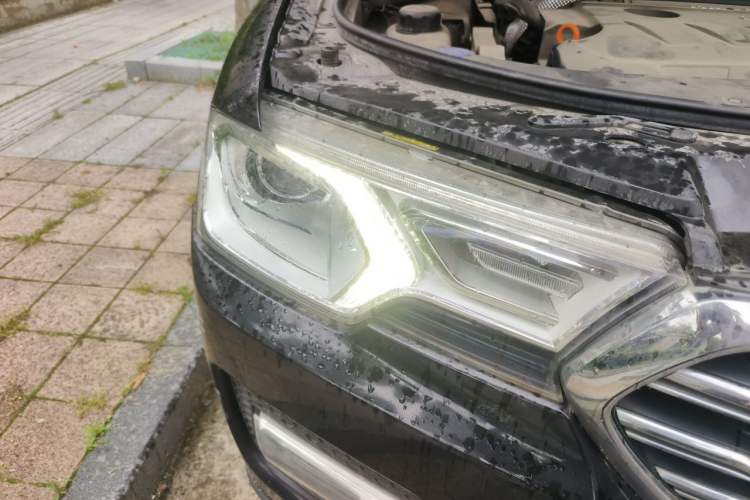 Used Haval H7 2016 Blue-Label H7 2.0T Automatic Luxury Model Right Front Headlight
