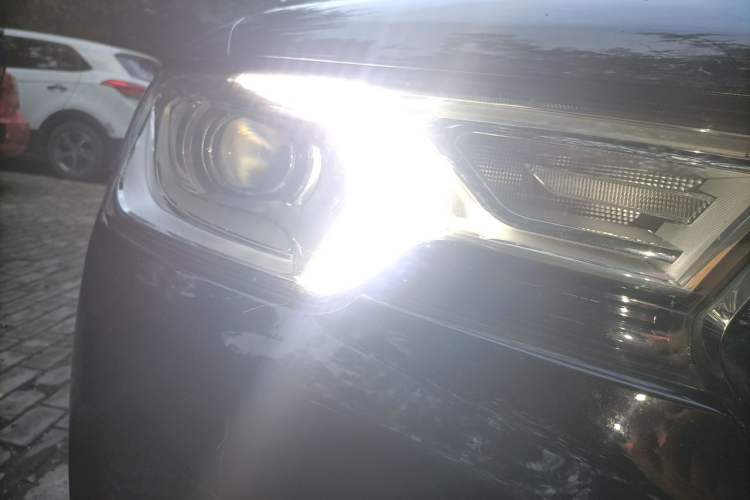 Used Haval H7 2016 Blue-Label H7 2.0T Automatic Luxury Model Right Front Headlight