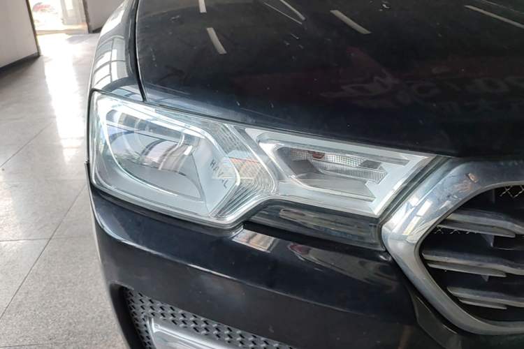 Used Haval H7 2016 Blue-Label H7 2.0T Automatic Elite Model Right Front Headlight