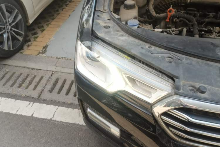 Used Haval H7 2016 Blue-Label H7 2.0T Automatic Luxury Model Right Front Headlight