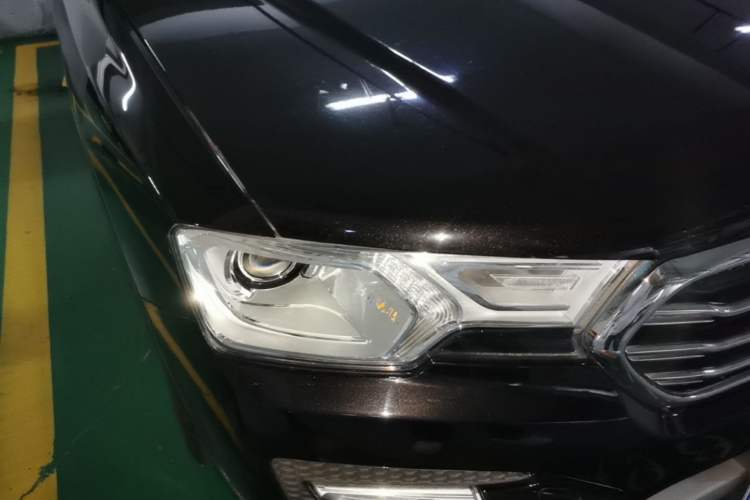 Used Haval H7 2016 Blue-Label H7 2.0T Automatic Luxury Model Right Front Headlight