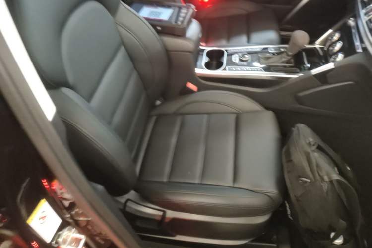 Used Haval H7 2016 Blue-Label H7 2.0T Automatic Luxury Model Right Front Seat