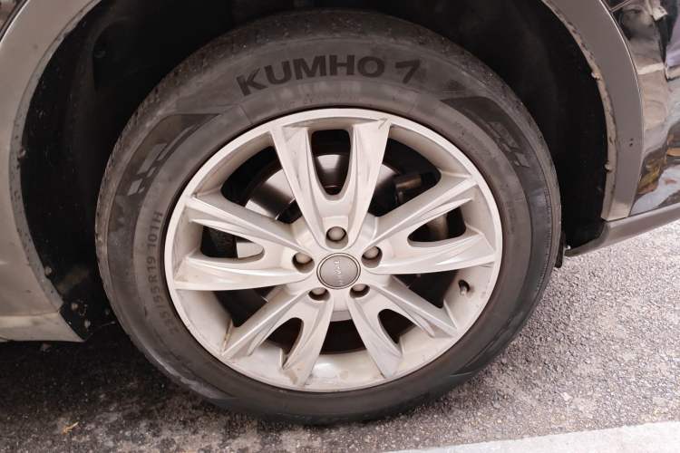 Used Haval H7 2016 Blue-Label H7 2.0T Automatic Luxury Model Right Front Wheel Hub