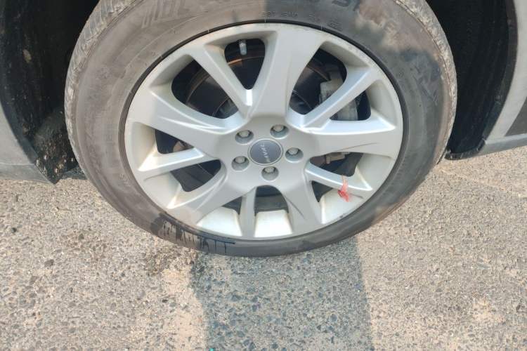 Used Haval H7 2016 Blue-Label H7 2.0T Automatic Elite Model Right Front Wheel Hub