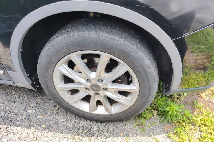 Used Haval H7 2016 Blue-Label H7 2.0T Automatic Elite Model Right Front Wheel Hub