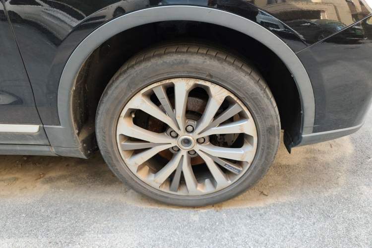 Used Haval H7 2016 Blue-Label H7 2.0T Automatic Elite Model Right Front Wheel Hub