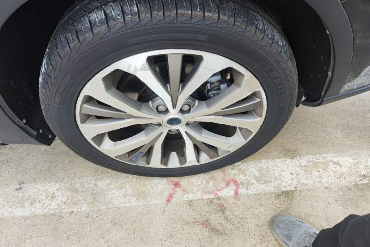 Used Haval H7 2016 Blue-Label H7 2.0T Automatic Luxury Model Right Front Wheel Hub