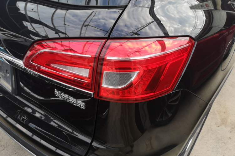 Used Haval H7 2016 Blue-Label H7 2.0T Automatic Luxury Model Right Rear Taillight