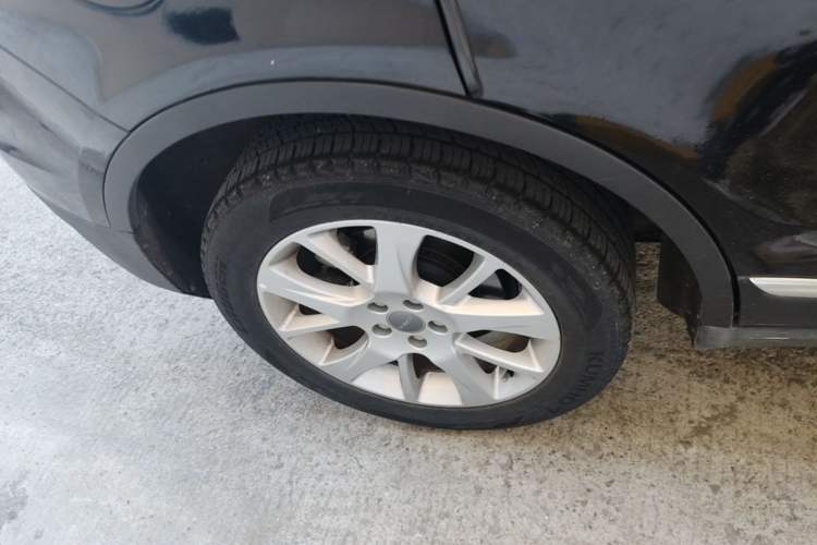 Used Haval H7 2016 Blue-Label H7 2.0T Automatic Elite Model Right Rear Wheel Hub