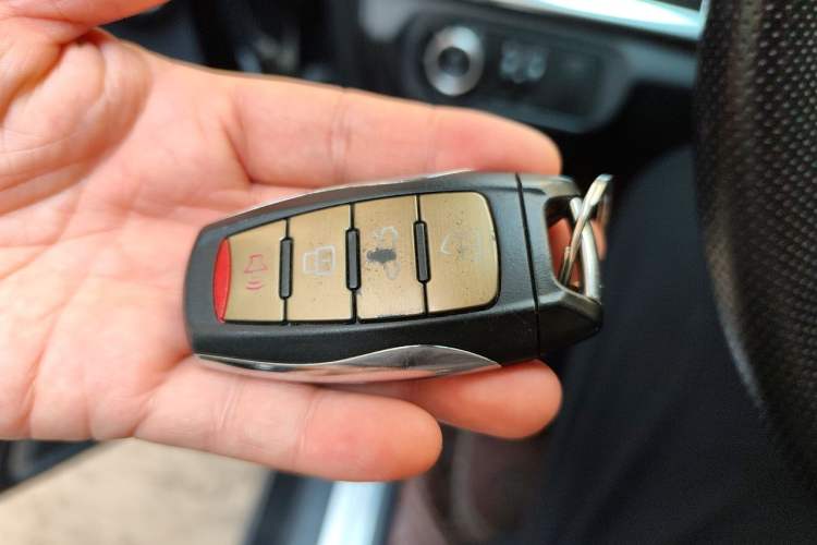 Used Haval H7 2016 Blue-Label H7 2.0T Automatic Elite Model Vehicle Key