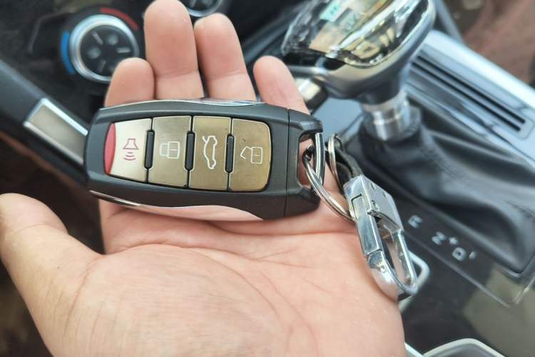 Used Haval H7 2016 Blue-Label H7 2.0T Automatic Luxury Model Vehicle Key