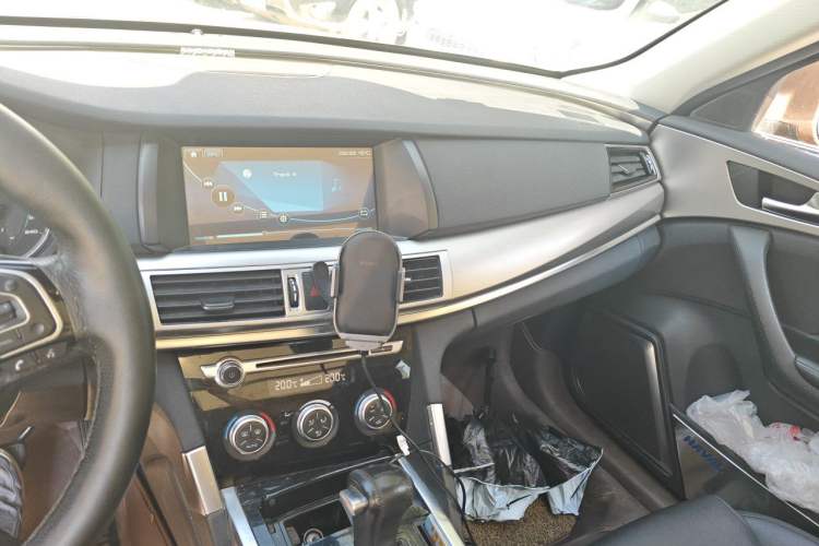 Used Haval H7 2016 Blue-Label H7 2.0T Automatic Luxury Model Audio And AC Panel