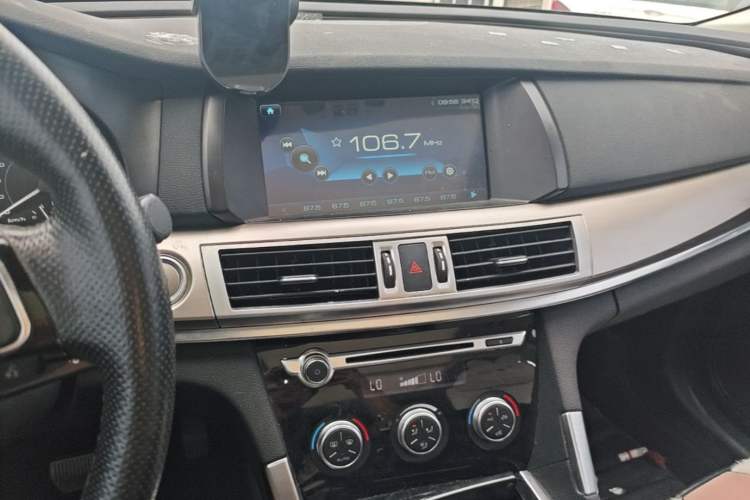 Used Haval H7 2016 Blue-Label H7 2.0T Automatic Luxury Model Audio And AC Panel