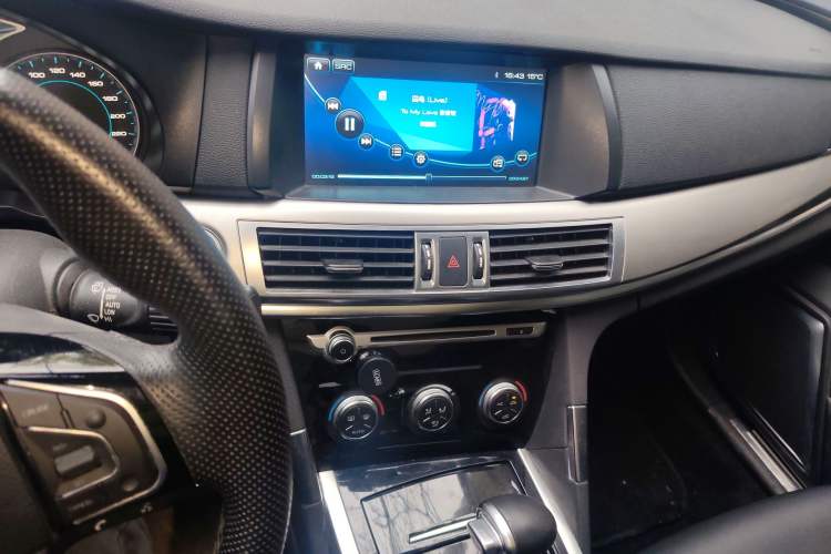 Used Haval H7 2016 Blue-Label H7 2.0T Automatic Luxury Model Audio And AC Panel