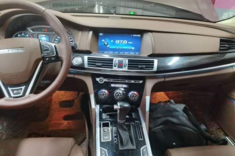 Used Haval H7 2016 Blue-Label H7 2.0T Automatic Elite Model Audio And AC Panel
