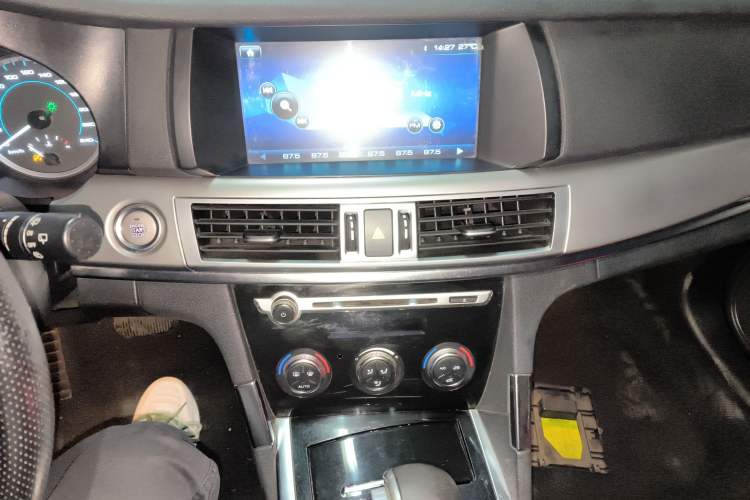 Used Haval H7 2016 Blue-Label H7 2.0T Automatic Luxury Model Audio And AC Panel