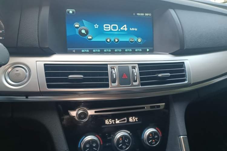 Used Haval H7 2016 Blue-Label H7 2.0T Automatic Elite Model Audio And AC Panel