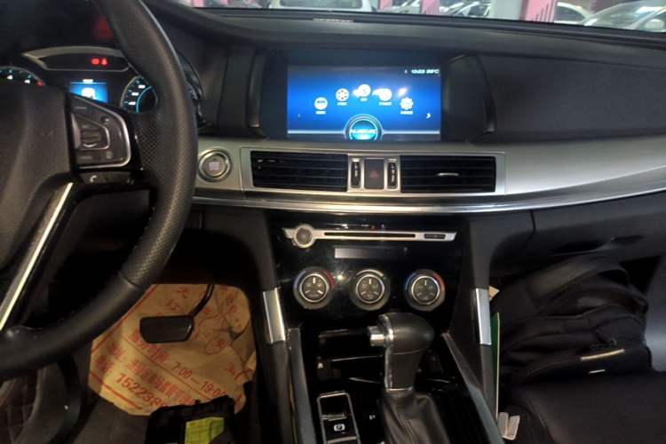 Used Haval H7 2016 Blue-Label H7 2.0T Automatic Elite Model Audio And AC Panel
